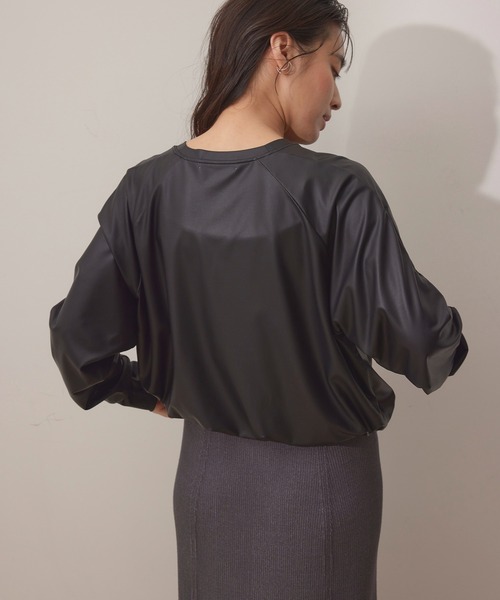 NERGY（ナージー）の「【イージーケア】Synthetic Leather クロップド丈プルオーバー（その他トップス・レディース・ブラック・FREE）」の7枚目の写真