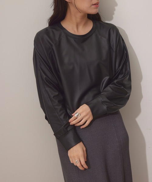 NERGY（ナージー）の「【イージーケア】Synthetic Leather クロップド丈プルオーバー（その他トップス・レディース・ブラック・FREE）」の8枚目の写真
