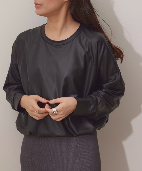 NERGY（ナージー）の「【イージーケア】Synthetic Leather クロップド丈プルオーバー（その他トップス・レディース・ブラック・FREE）」の9枚目の写真