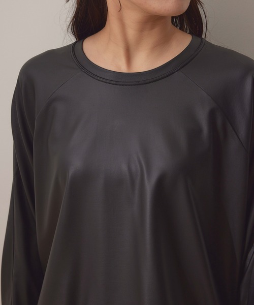 NERGY（ナージー）の「【イージーケア】Synthetic Leather クロップド丈プルオーバー（その他トップス・レディース・ブラック・FREE）」の17枚目の写真