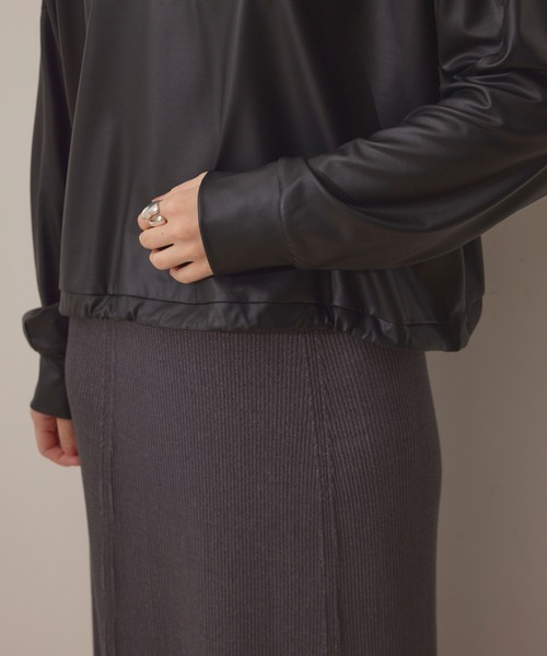 NERGY（ナージー）の「【イージーケア】Synthetic Leather クロップド丈プルオーバー（その他トップス・レディース・ブラック・FREE）」の18枚目の写真