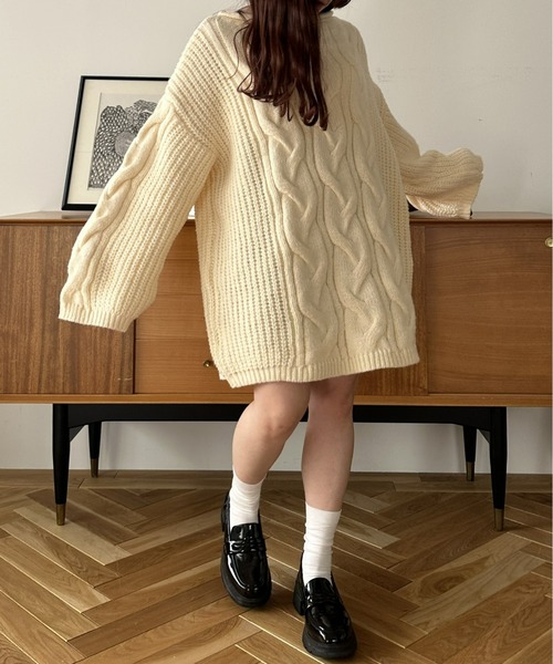 Olu.（オルドット）の「オーバーサイズケーブルニット[2way]（ニット/セーター・レディース・アイボリー/グレー/ピンク・FREE）」の6枚目の写真