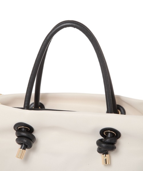 GLOBAL WORK（グローバルワーク）の「撥水軽量6ポケット2WAY/150037（トートバッグ・レディース・ブラック/アイボリー/ベージュ・ONE SIZE）」の11枚目の写真