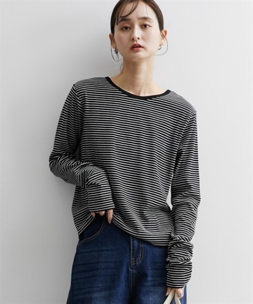 nissen(ニッセン)の「前後2WAY袖くしゅくしゅヘンリーネックTシャツ(Tシャツ/カットソー・レディース・ベージュ系/ブラック/オフホワイト・M/L)」の2枚目の写真