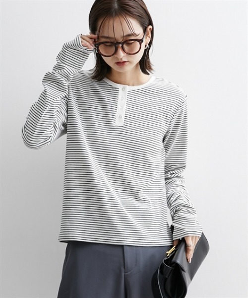 nissen(ニッセン)の「前後2WAY袖くしゅくしゅヘンリーネックTシャツ(Tシャツ/カットソー・レディース・ベージュ系/ブラック/オフホワイト・M/L)」の8枚目の写真