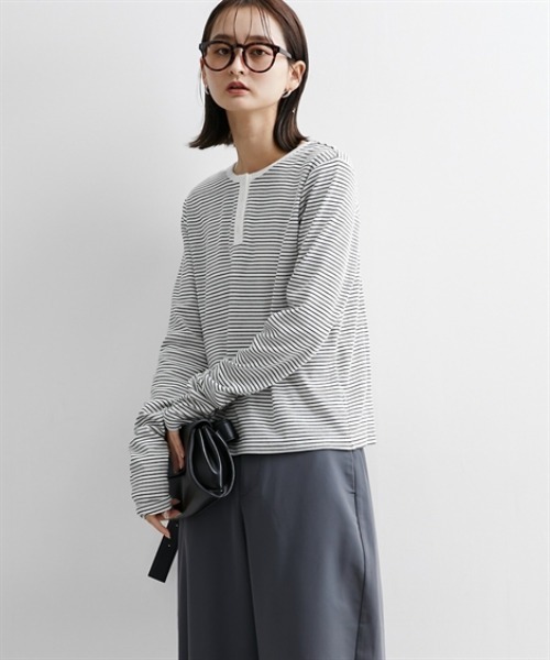 nissen(ニッセン)の「前後2WAY袖くしゅくしゅヘンリーネックTシャツ(Tシャツ/カットソー・レディース・ベージュ系/ブラック/オフホワイト・M/L)」の9枚目の写真