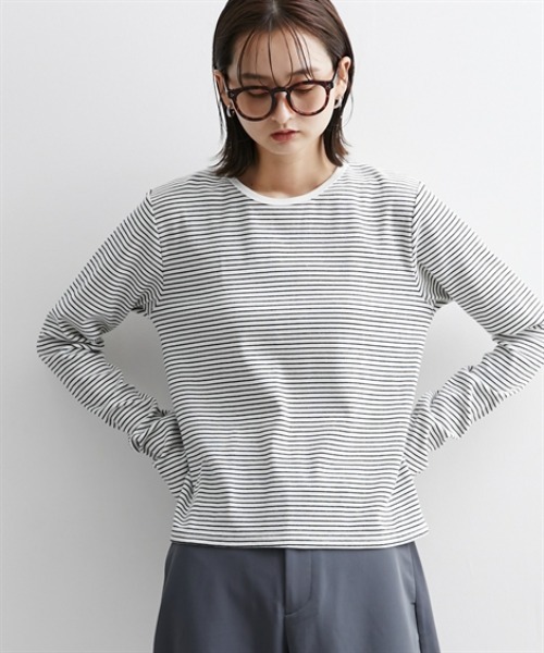 nissen(ニッセン)の「前後2WAY袖くしゅくしゅヘンリーネックTシャツ(Tシャツ/カットソー・レディース・ベージュ系/ブラック/オフホワイト・M/L)」の4枚目の写真