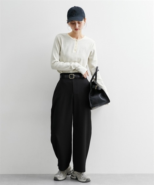 nissen(ニッセン)の「前後2WAY袖くしゅくしゅヘンリーネックTシャツ(Tシャツ/カットソー・レディース・ベージュ系/ブラック/オフホワイト・M/L)」の14枚目の写真