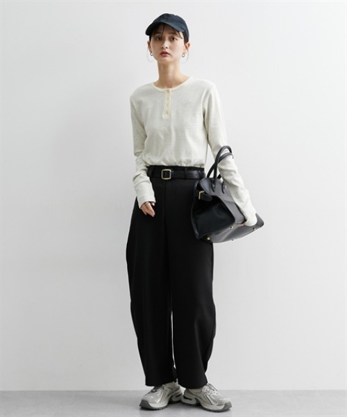 nissen(ニッセン)の「前後2WAY袖くしゅくしゅヘンリーネックTシャツ(Tシャツ/カットソー・レディース・ベージュ系/ブラック/オフホワイト・M/L)」の16枚目の写真