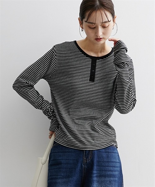nissen(ニッセン)の「前後2WAY袖くしゅくしゅヘンリーネックTシャツ(Tシャツ/カットソー・レディース・ベージュ系/ブラック/オフホワイト・M/L)」の19枚目の写真