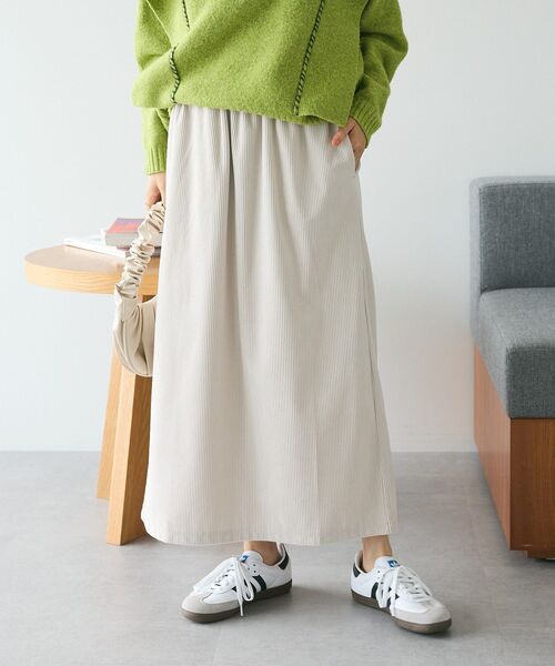 CRAFT STANDARD BOUTIQUE（クラフトスタンダードブティック）の「カットコーデュロイタイトスカート（スカート・レディース・グレイッシュベージュ/ブラック/チャコールグレー/オレンジ/モカ・L/M）」の5枚目の写真