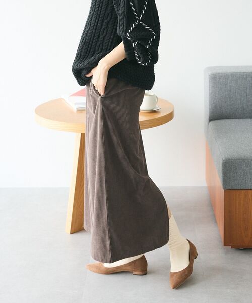 CRAFT STANDARD BOUTIQUE（クラフトスタンダードブティック）の「カットコーデュロイタイトスカート（スカート・レディース・グレイッシュベージュ/ブラック/チャコールグレー/オレンジ/モカ・L/M）」の9枚目の写真