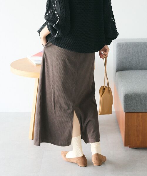 CRAFT STANDARD BOUTIQUE（クラフトスタンダードブティック）の「カットコーデュロイタイトスカート（スカート・レディース・グレイッシュベージュ/ブラック/チャコールグレー/オレンジ/モカ・L/M）」の10枚目の写真