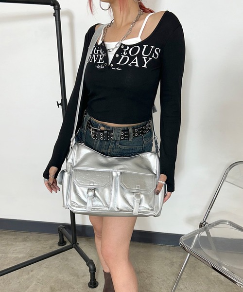   ロゴ フラップ開閉 ショルダー バケットバッグ FREE STYLISTS ショルダーバッグ バッグ Y2K ベルトフラップ