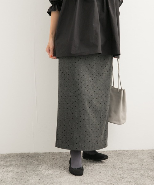 URBAN RESEARCH DOORS（アーバンリサーチドアーズ）の「フロッキードットナロースカート（スカート・レディース・チャコールグレー・SMALL/MEDIUM）」の9枚目の写真