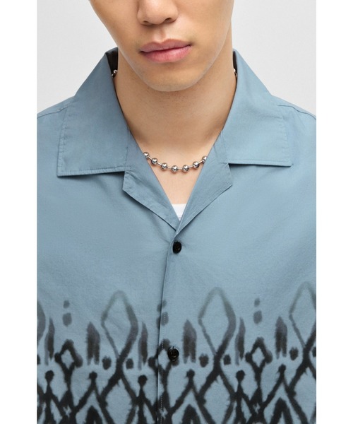 HUGO(ヒューゴ)の「オーバーサイズフィット コットンシャツ ハンドペイントプリント(シャツ/ブラウス・メンズ・ブルー・M/S/XS/L/XL)」の4枚目の写真