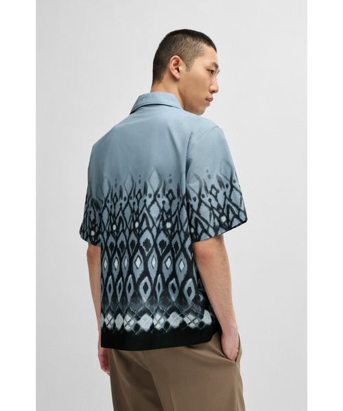 HUGO(ヒューゴ)の「オーバーサイズフィット コットンシャツ ハンドペイントプリント(シャツ/ブラウス・メンズ・ブルー・M/S/XS/L/XL)」の2枚目の写真