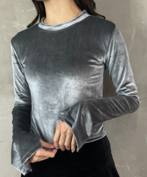 tolene(トレネ)の「ベロア デザインスリーブ タイト クロップド丈カットソー(Tシャツ/カットソー・レディース・ブラック/グレー・FREE)」の2枚目の写真