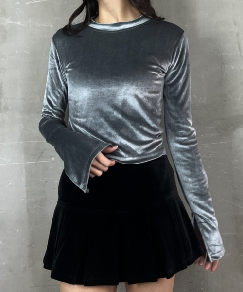tolene(トレネ)の「ベロア デザインスリーブ タイト クロップド丈カットソー(Tシャツ/カットソー・レディース・ブラック/グレー・FREE)」の17枚目の写真