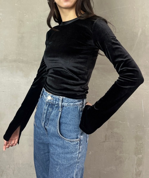 tolene(トレネ)の「ベロア デザインスリーブ タイト クロップド丈カットソー(Tシャツ/カットソー・レディース・ブラック/グレー・FREE)」の18枚目の写真