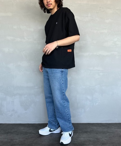 UNIVERSAL OVERALL（ユニバーサルオーバーオール）の「[UNIVERSAL OVERALL/ユニバーサルオーバーオール] 別注 ポンチカバーオールTシャツ（Tシャツ/カットソー・レディース・グレー/ホワイト/ブラック/チャコール・S/M/L）」の19枚目の写真