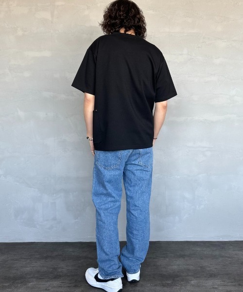 UNIVERSAL OVERALL（ユニバーサルオーバーオール）の「[UNIVERSAL OVERALL/ユニバーサルオーバーオール] 別注 ポンチカバーオールTシャツ（Tシャツ/カットソー・レディース・グレー/ホワイト/ブラック/チャコール・S/M/L）」の21枚目の写真