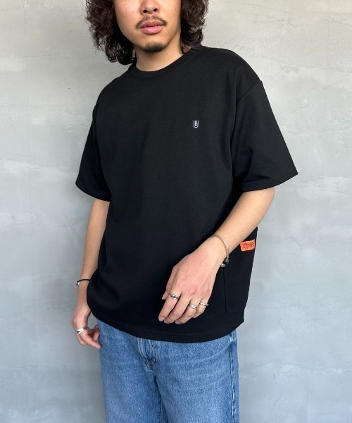 UNIVERSAL OVERALL（ユニバーサルオーバーオール）の「[UNIVERSAL OVERALL/ユニバーサルオーバーオール] 別注 ポンチカバーオールTシャツ（Tシャツ/カットソー・レディース・グレー/ホワイト/ブラック/チャコール・S/M/L）」の16枚目の写真