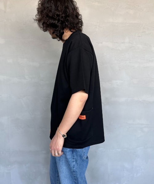 UNIVERSAL OVERALL（ユニバーサルオーバーオール）の「[UNIVERSAL OVERALL/ユニバーサルオーバーオール] 別注 ポンチカバーオールTシャツ（Tシャツ/カットソー・レディース・グレー/ホワイト/ブラック/チャコール・S/M/L）」の17枚目の写真