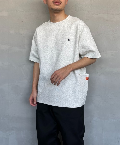 UNIVERSAL OVERALL（ユニバーサルオーバーオール）の「[UNIVERSAL OVERALL/ユニバーサルオーバーオール] 別注 ポンチカバーオールTシャツ（Tシャツ/カットソー・レディース・グレー/ホワイト/ブラック/チャコール・S/M/L）」の22枚目の写真