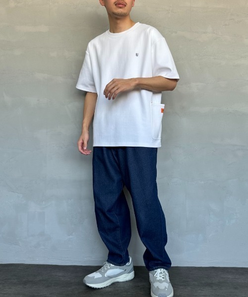 UNIVERSAL OVERALL（ユニバーサルオーバーオール）の「[UNIVERSAL OVERALL/ユニバーサルオーバーオール] 別注 ポンチカバーオールTシャツ（Tシャツ/カットソー・レディース・グレー/ホワイト/ブラック/チャコール・S/M/L）」の5枚目の写真