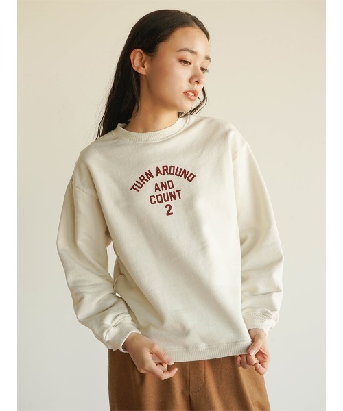 FIKA.(フィーカ)の「Slit hem logo sweatshirt(Tシャツ/カットソー・レディース・ライトグレー/ライトイエロー・FREE)」の15枚目の写真