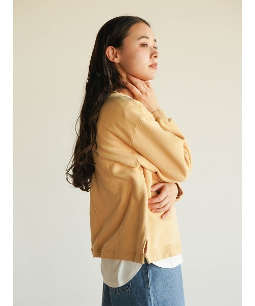 FIKA.(フィーカ)の「Slit hem logo sweatshirt(Tシャツ/カットソー・レディース・ライトグレー/ライトイエロー・FREE)」の11枚目の写真