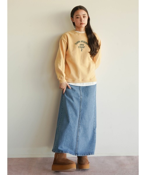 FIKA.(フィーカ)の「Slit hem logo sweatshirt(Tシャツ/カットソー・レディース・ライトグレー/ライトイエロー・FREE)」の9枚目の写真