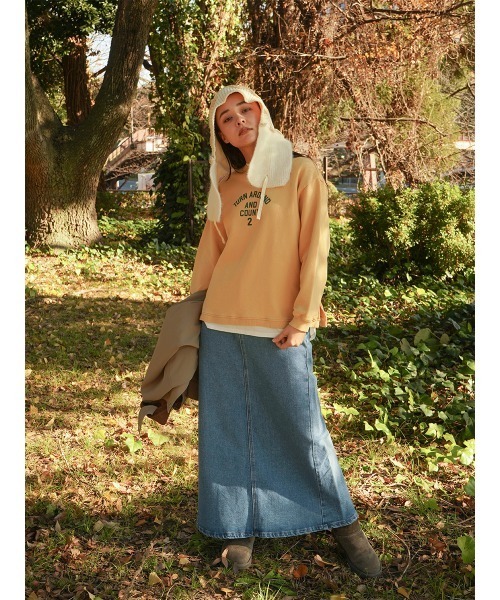 FIKA.(フィーカ)の「Slit hem logo sweatshirt(Tシャツ/カットソー・レディース・ライトグレー/ライトイエロー・FREE)」の7枚目の写真