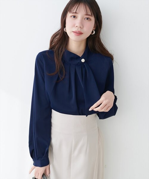 natural couture（ナチュラルクチュール）の「ドット型ボウタイ衿ブラウス（シャツ/ブラウス・レディース・ネイビー/サックスブルー/オフホワイト/その他1/グレイッシュベージュ・FREE）」の3枚目の写真