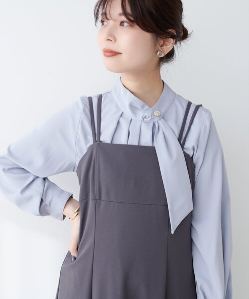 natural couture（ナチュラルクチュール）の「ドット型ボウタイ衿ブラウス（シャツ/ブラウス・レディース・ネイビー/サックスブルー/オフホワイト/その他1/グレイッシュベージュ・FREE）」の4枚目の写真