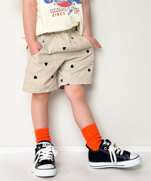 TARKER（ターカー）の「ハート刺繍4分丈ナイロンパンツ（その他パンツ・キッズ・ブラック/ベージュ・90/100/110/120/130/140/150）」の2枚目の写真