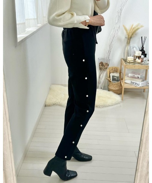 aquagarage（アクアガレージ）の「サイドパール付きパンツ（その他パンツ・レディース・ベージュ/ブラック/アイボリー・L/M/LL）」の11枚目の写真