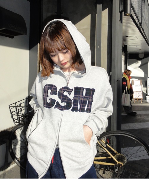 shesame（シーセム）の「CSMチェックロゴジップフーディー（パーカー・レディース・ブラック/オートミール/グレー・LARGE/MEDIUM）」の6枚目の写真