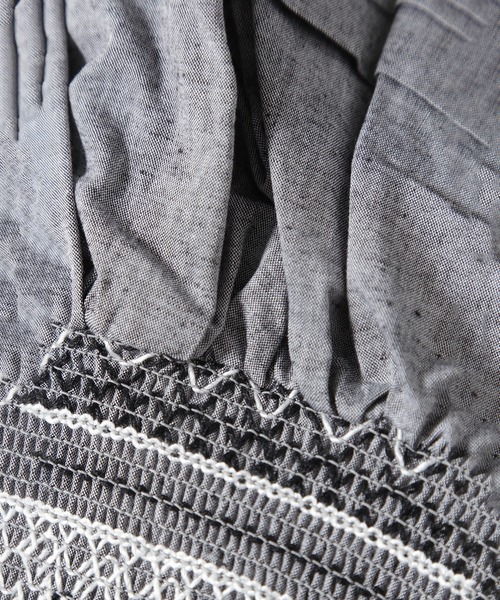 ROSE BUD（ローズバッド）の「(mag.by c)シャンブレーフリルシャツ（シャツ/ブラウス・レディース・ブルー/ブラック・ONE SIZE）」の9枚目の写真