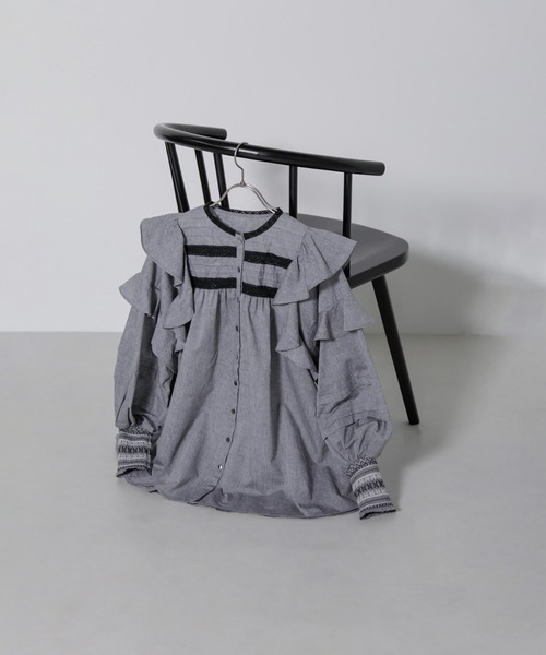 ROSE BUD（ローズバッド）の「(mag.by c)シャンブレーフリルシャツ（シャツ/ブラウス・レディース・ブルー/ブラック・ONE SIZE）」の12枚目の写真