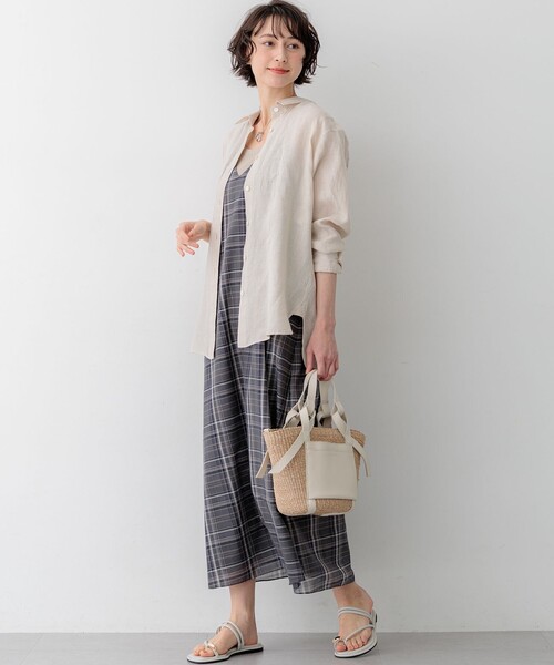 23区(ニジュウサンク)の「サムリング フラット サンダル(サンダル・レディース・ダークブラウン系/ブラック系/ホワイト・22.5/23.5/24.5)」の18枚目の写真