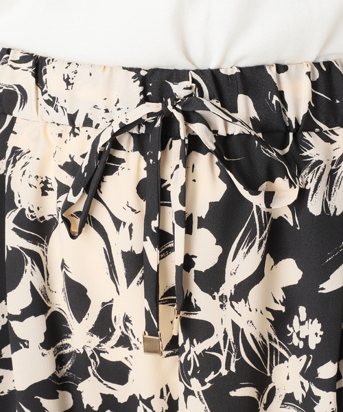 journal standard L'essage（ジャーナルスタンダードレサージュ）の「フラワープリントパンツ（その他パンツ・レディース・ブラック・FREE）」の16枚目の写真