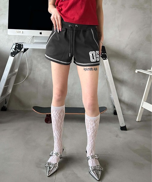 sedacle girl(セダクルガール)の「レースナンバリングホットパンツ(スウェットパンツ・レディース・グレー/ブラック・SMALL/MEDIUM)」の5枚目の写真