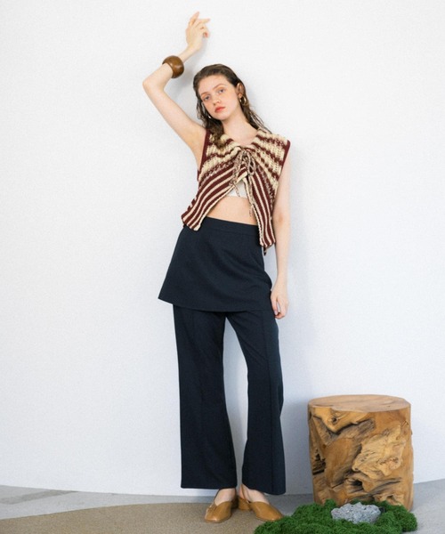 KBF（ケイビーエフ）の「アシンメトリーストラップパンプス（パンプス・レディース・ブラック/キャメル・36/37/38）」の7枚目の写真