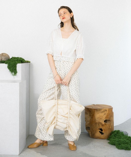 KBF（ケイビーエフ）の「アシンメトリーストラップパンプス（パンプス・レディース・ブラック/キャメル・36/37/38）」の9枚目の写真