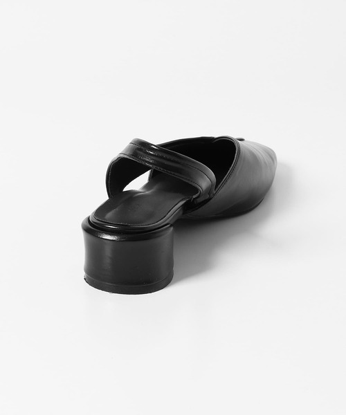 KBF（ケイビーエフ）の「アシンメトリーストラップパンプス（パンプス・レディース・ブラック/キャメル・36/37/38）」の20枚目の写真