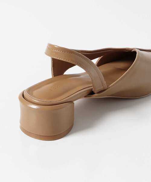 KBF（ケイビーエフ）の「アシンメトリーストラップパンプス（パンプス・レディース・ブラック/キャメル・36/37/38）」の22枚目の写真