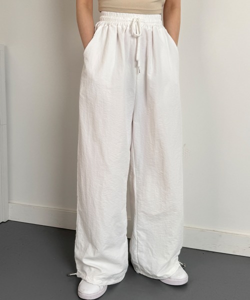 VIVID LADY(ビビッドレディー)の「シャカシャカ ワイドパンツ ウエストゴム(カーゴパンツ・レディース・ホワイト/グレー/ブラック・FREE)」の7枚目の写真
