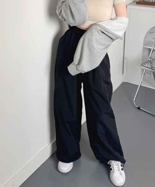 VIVID LADY(ビビッドレディー)の「シャカシャカ ワイドパンツ ウエストゴム(カーゴパンツ・レディース・ホワイト/グレー/ブラック・FREE)」の6枚目の写真
